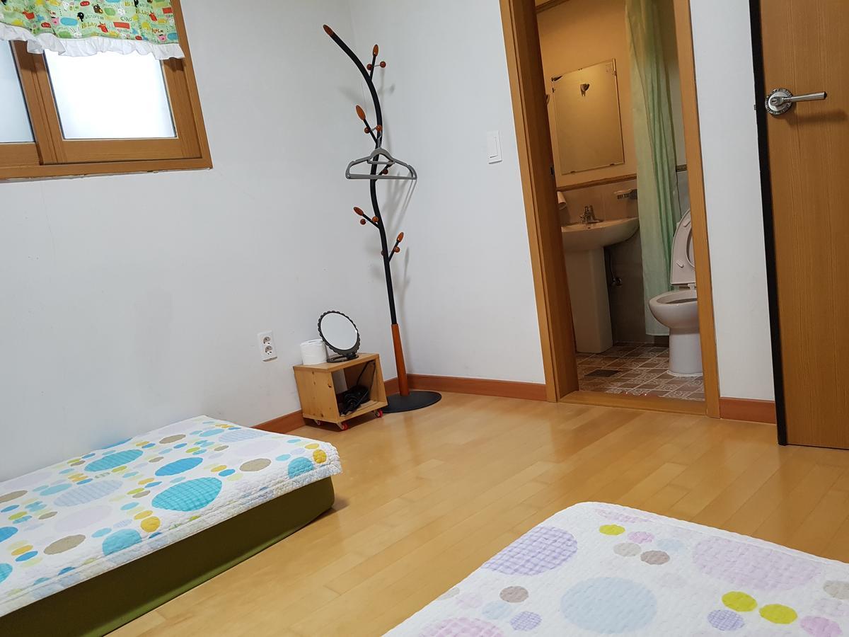 Tongyeong One Guesthouse Exteriör bild